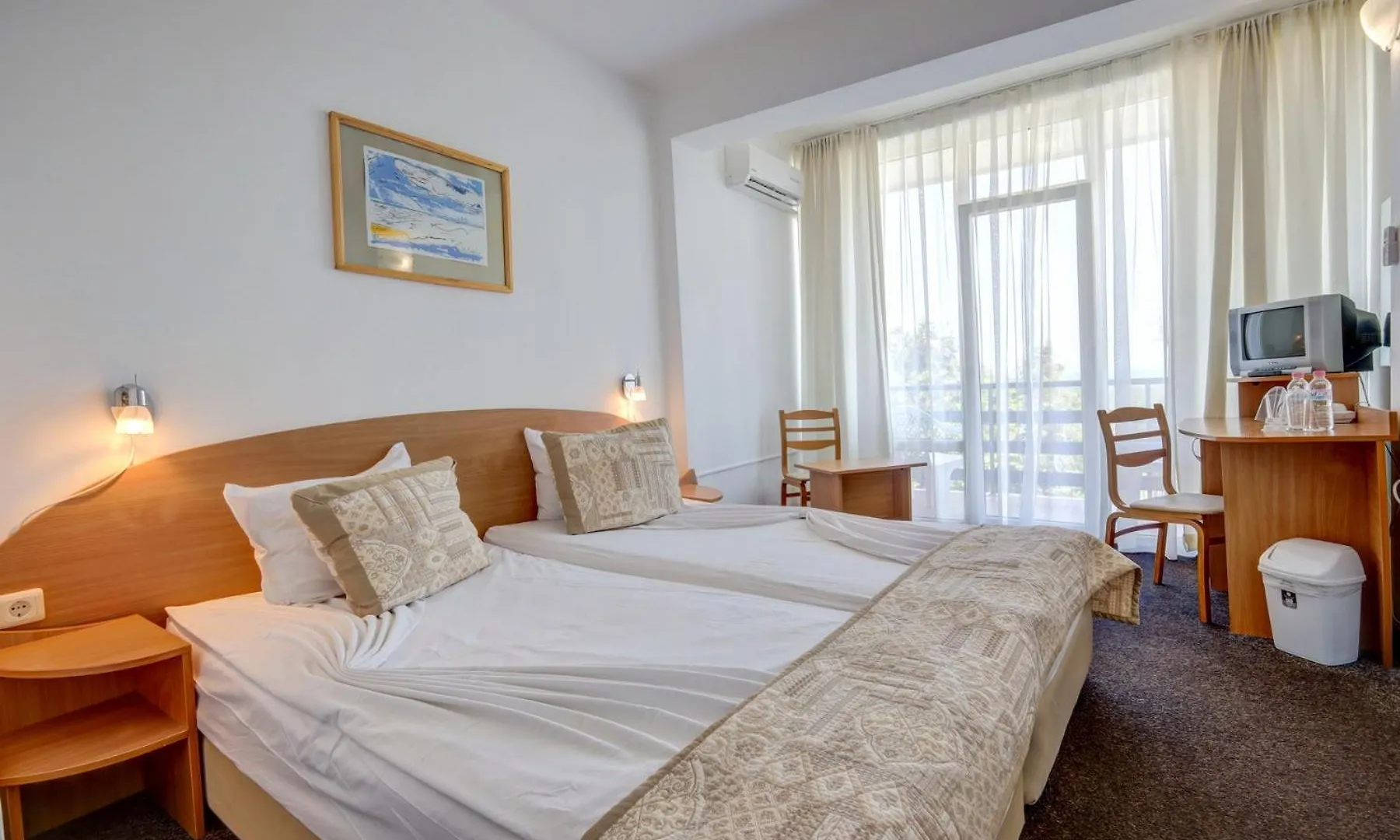 Kini Park Hotel All Inclusive & Free Parking Golden Sands 3*,